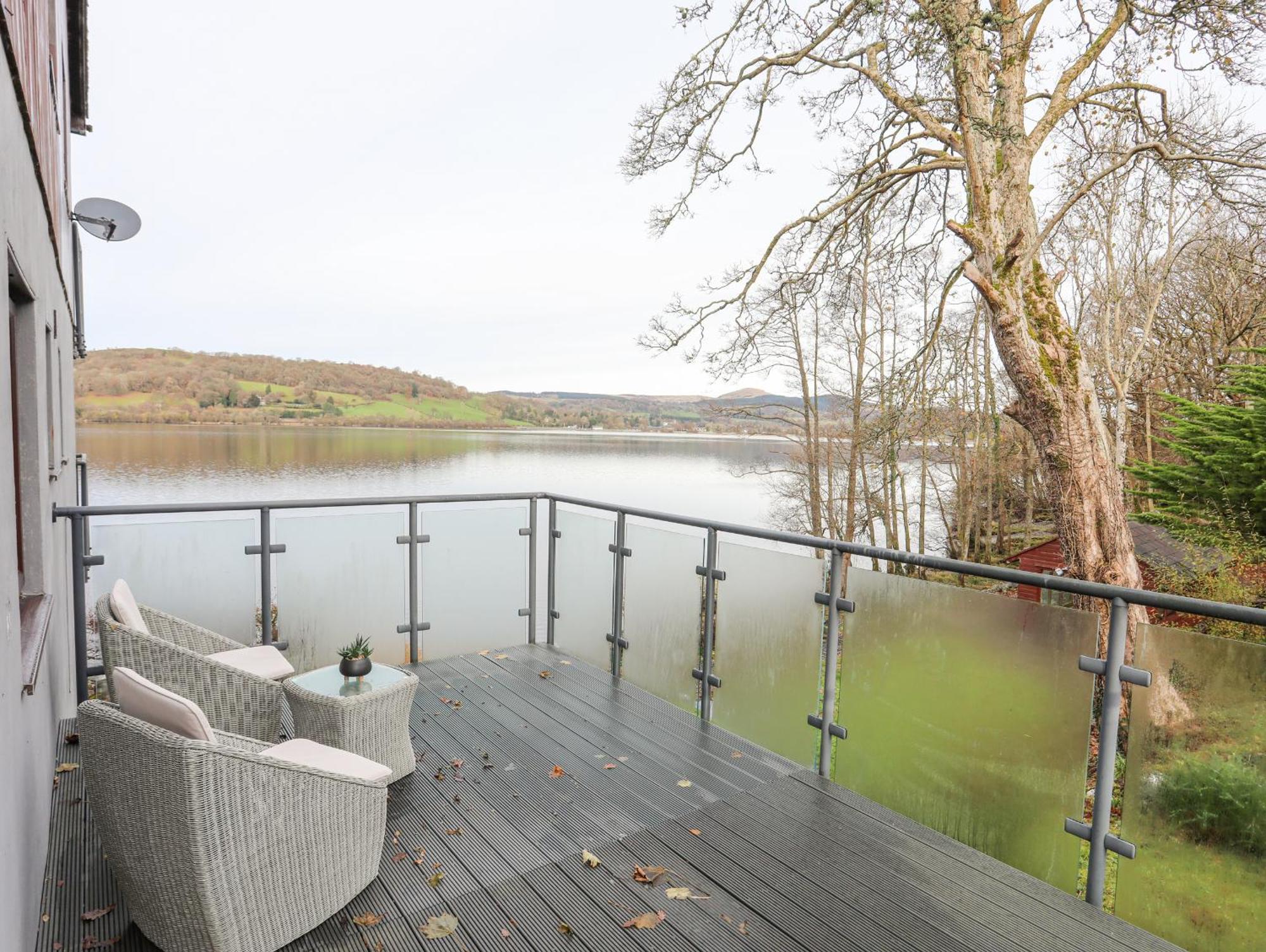 Vyrnwy Lakeside - Bala Lake Екстериор снимка
